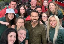 Ryan Reynolds och Rob McElhenneys planerar att ta med bröderna Kelce och Taylor Swift till Wrexham